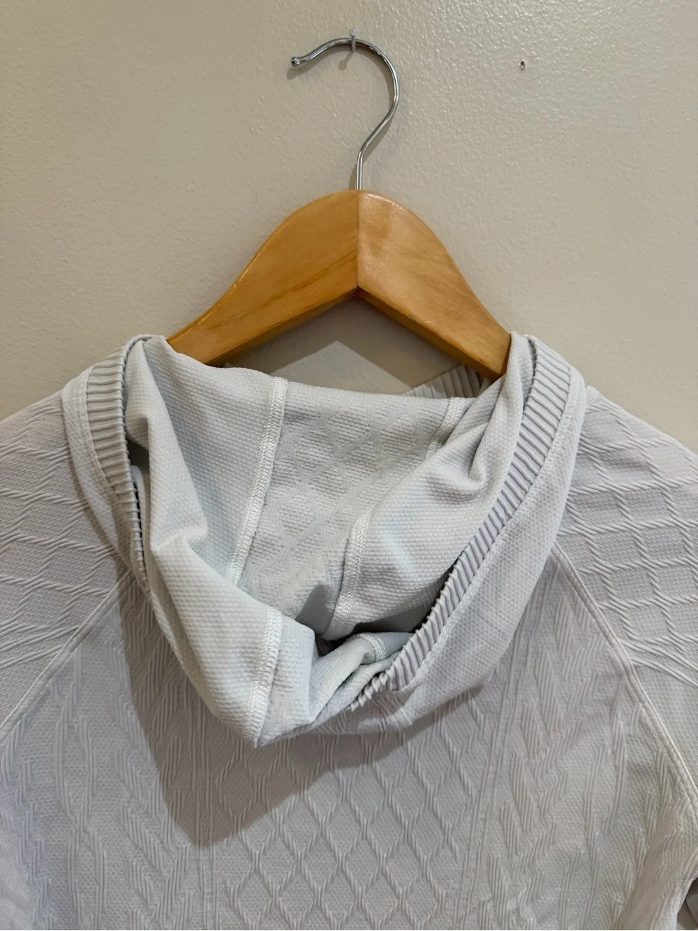 LULULEMON Women's Heathered White Rest Less Hoodie running yoga Size 4